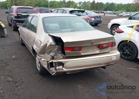 1998 Toyota Camry Xle from USA, damaged, VIN 4T1BG28K2WU288445